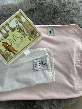 The Ollie World Pink Swaddle - Velcro swaddle for infants